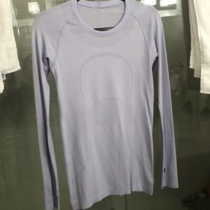 Lululemon swiftly tech long sleeve, size 6.